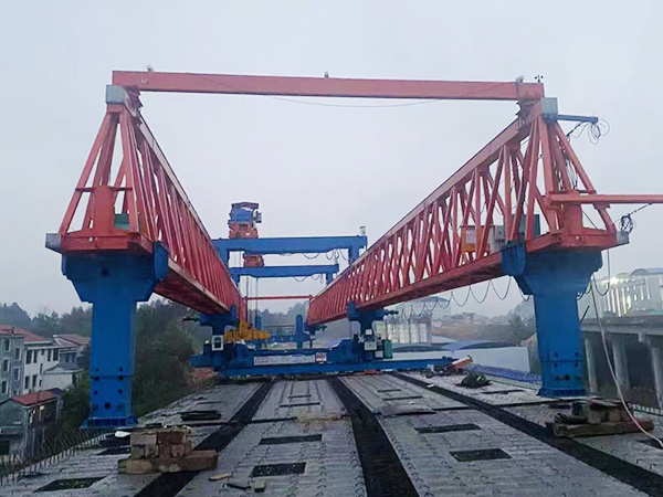 220噸自平衡架橋機(jī) 220噸自平衡架橋機(jī)
